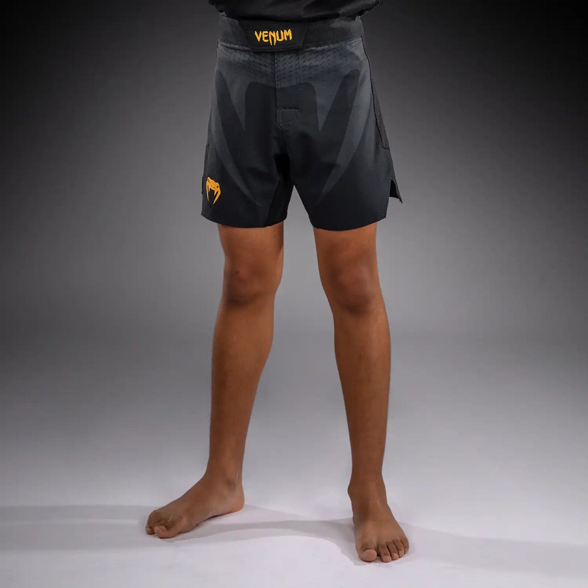 Venum Attack Fightshorts for Kids - Black/Gold