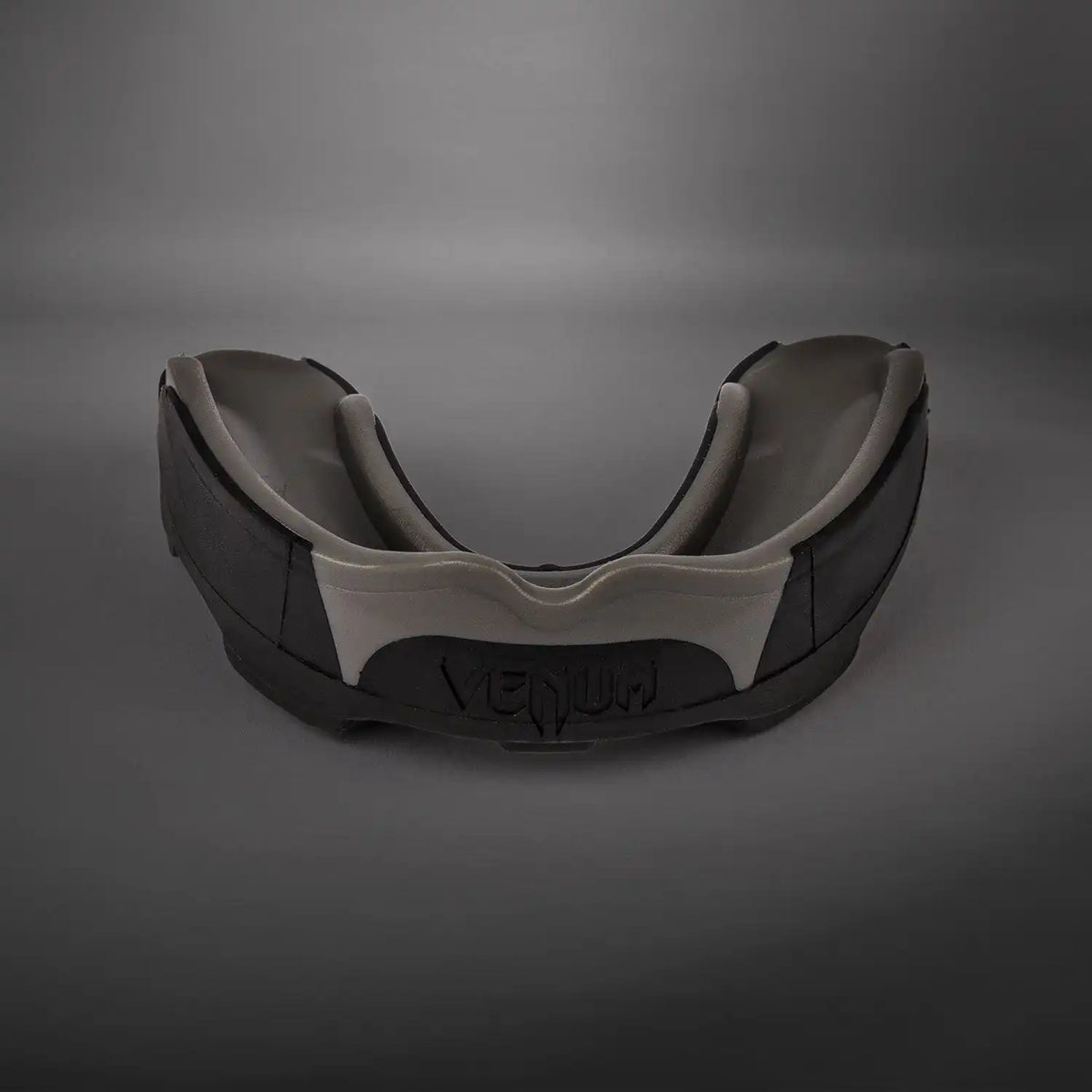 Venum Predator Mouthguard - Black