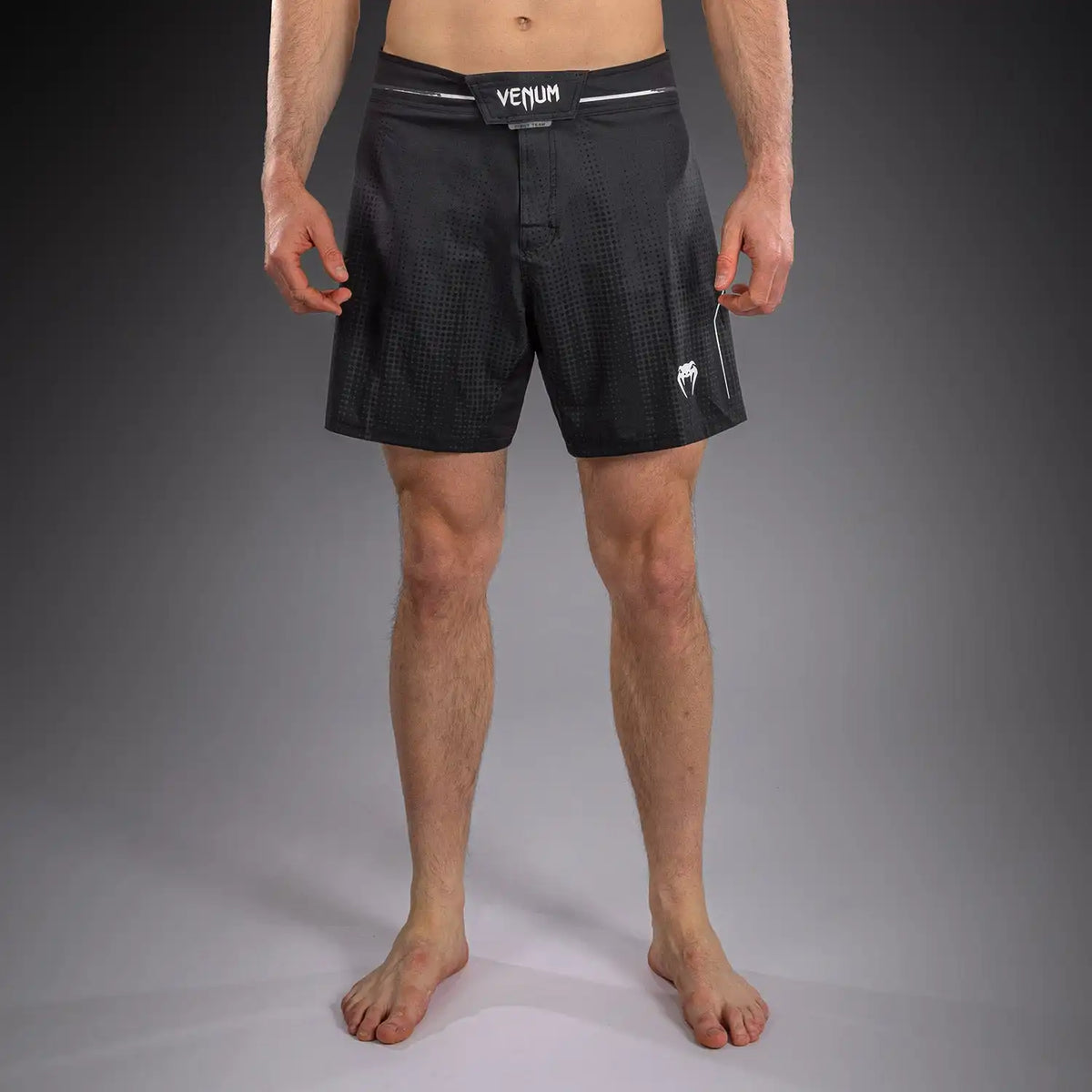 Venum Stealth Fightshorts - Black/White