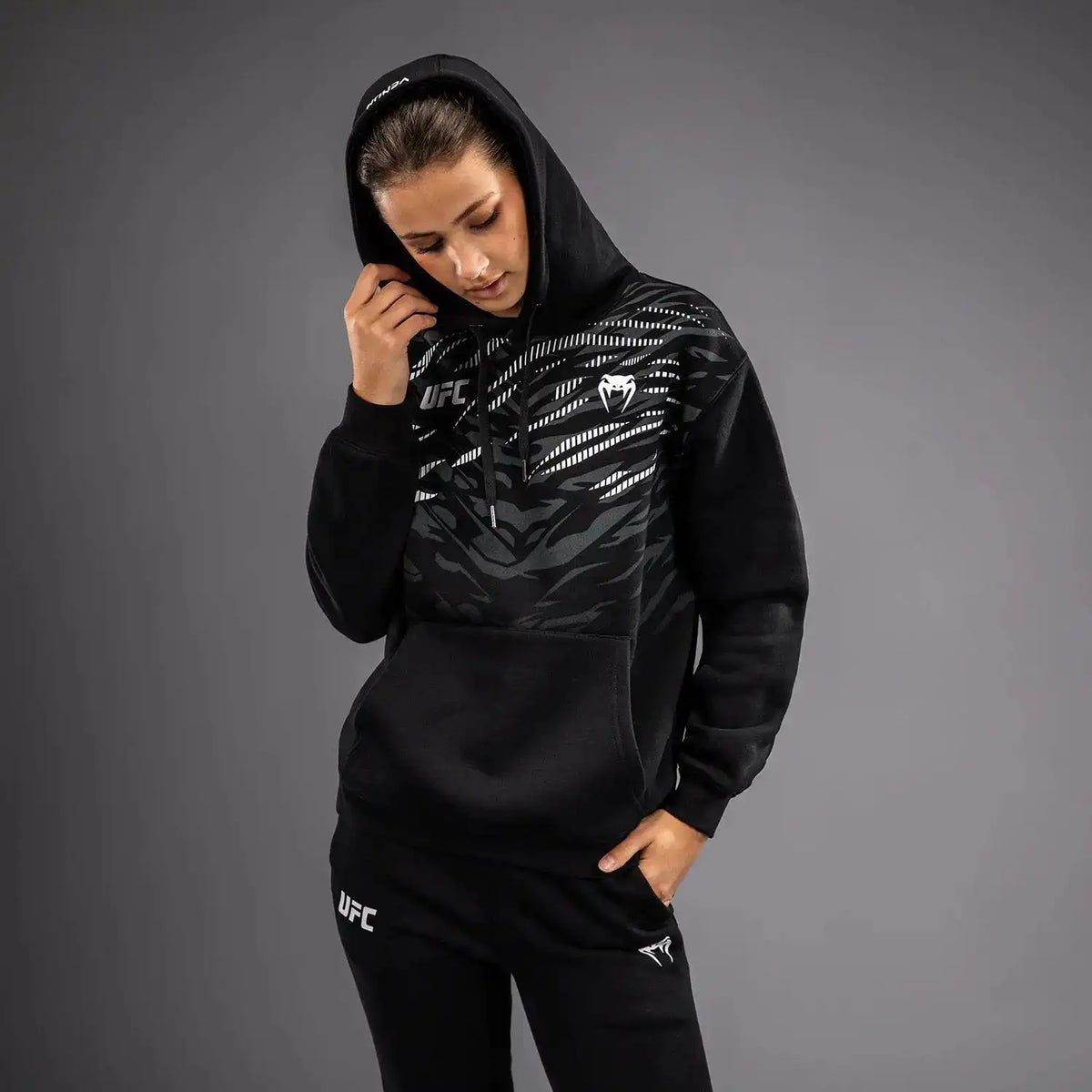 UFC Fusion by Venum Women’s Replica Pullover Hoodie - Black