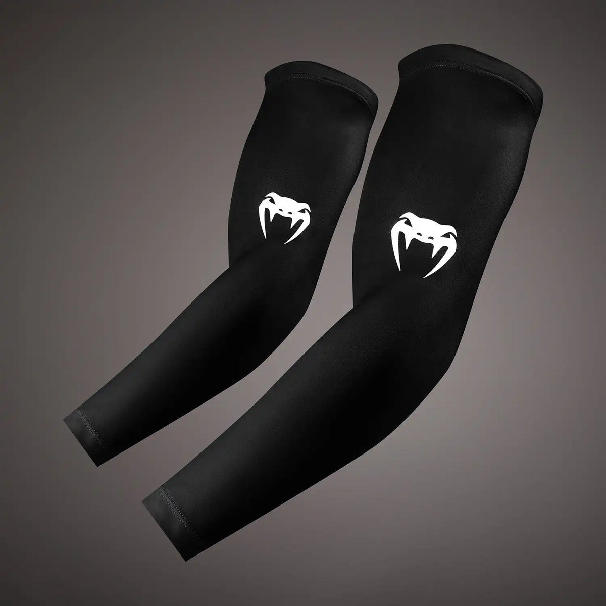 Venum Lineup Arm Sleeves - Black/White