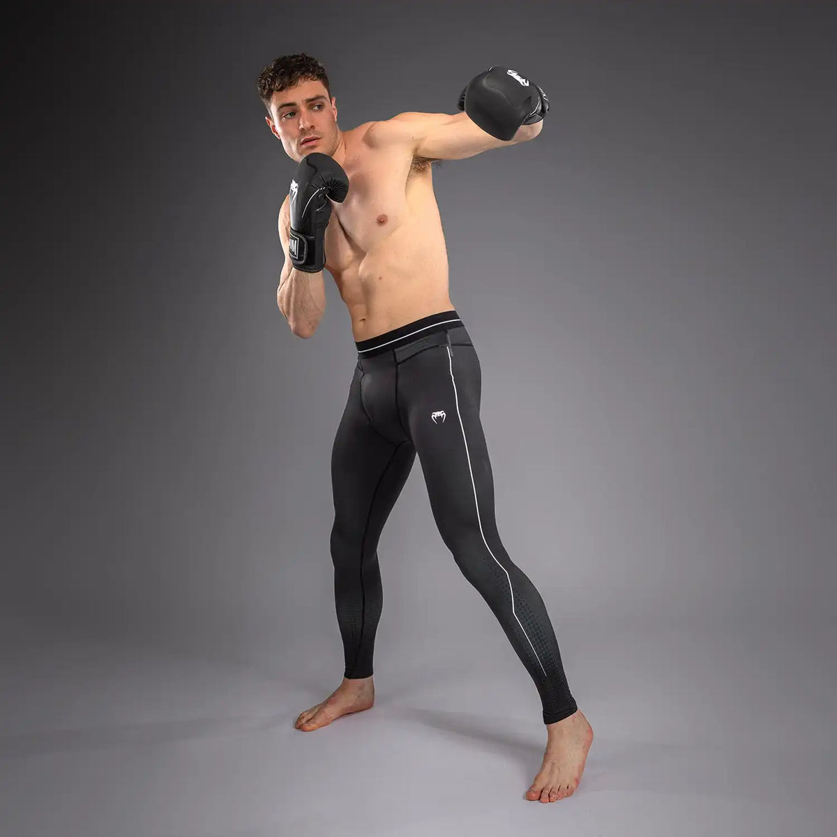 Venum Stealth Spats - Black/White