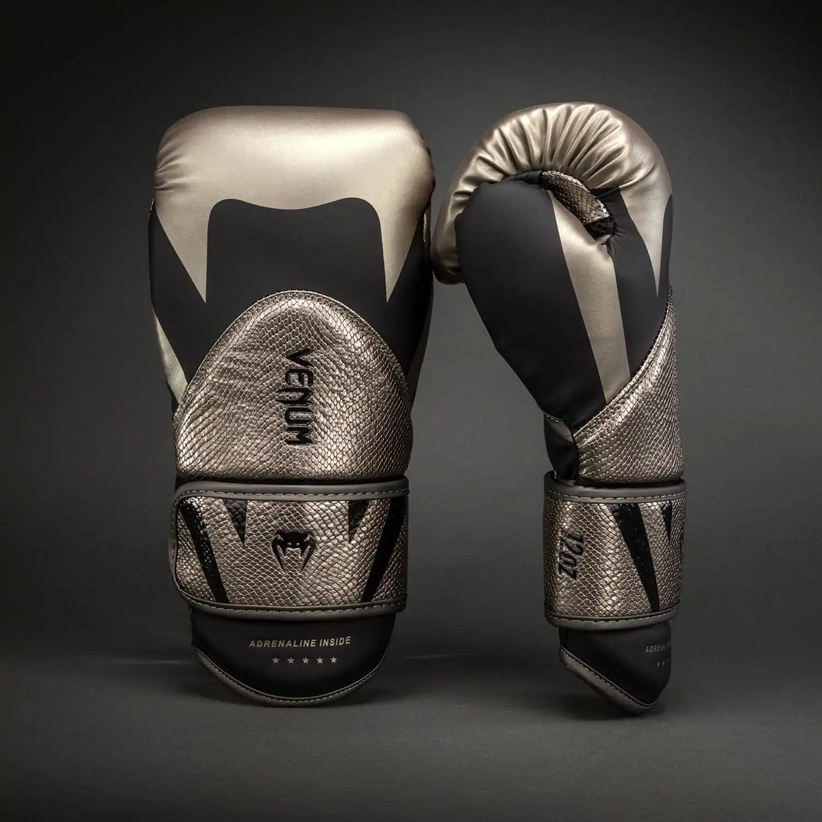 Venum Challenger 4.0 Scales Boxing Gloves -Silver/Black