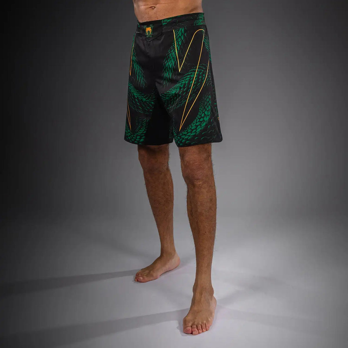 Venum Matupa Fightshorts - Black/Green/Gold