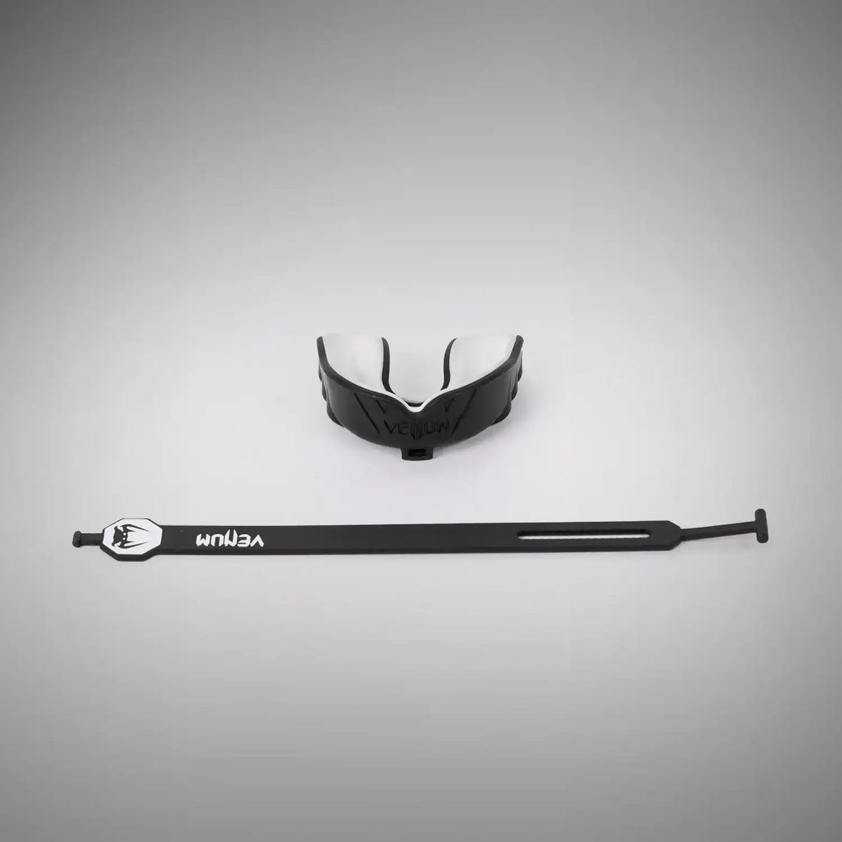 Venum Challenger Mouthguard Strap/Straples - Black/White