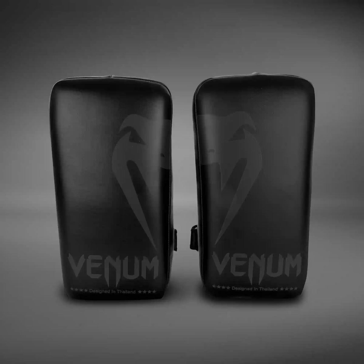Venum Giant Kick Pads - Black/Black (Pair)